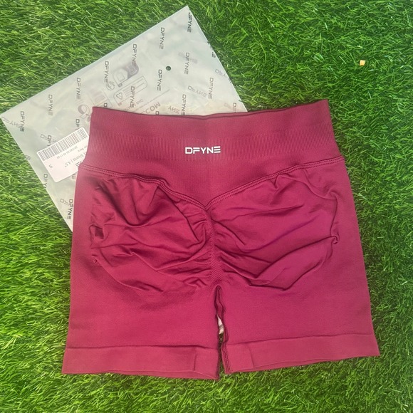Dfyne Pants - Dfyne impact shorts 4.5" winter berry small
